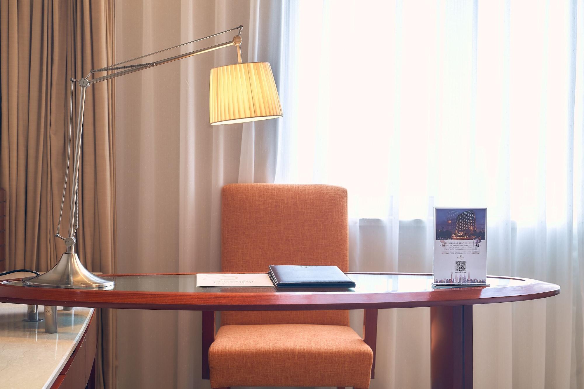 โรงแรม โรงแรมพาร์ควิว 4*