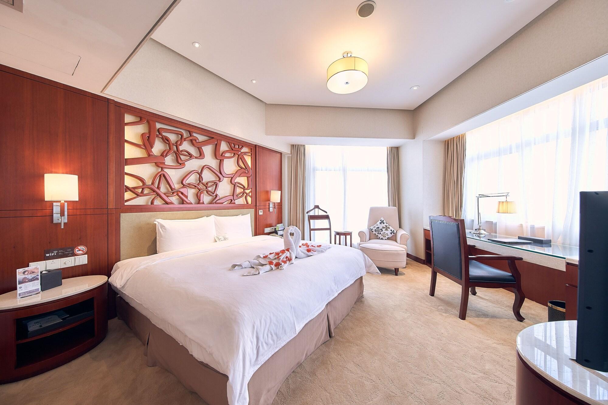 โรงแรม โรงแรมพาร์ควิว 4*