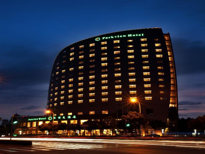 โรงแรม โรงแรมพาร์ควิว 4*