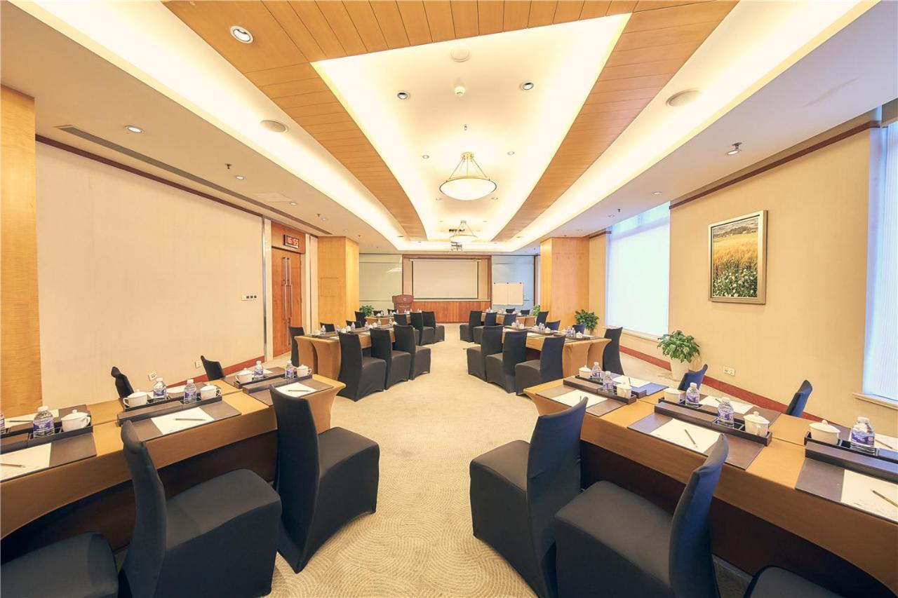 โรงแรม โรงแรมพาร์ควิว 4*