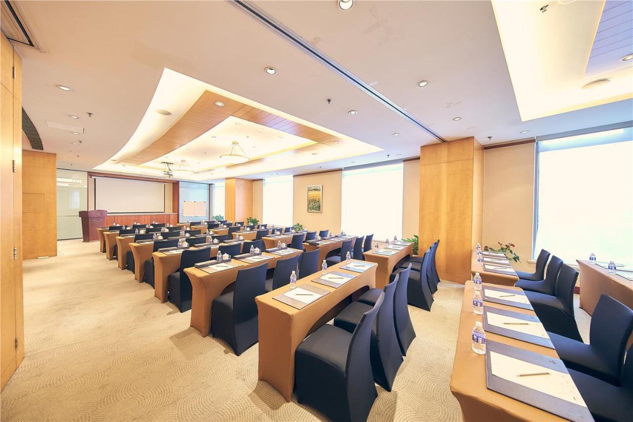 โรงแรมพาร์ควิว 4* เซี่ยงไฮ้